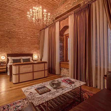 Stone Galata Szálloda 5*