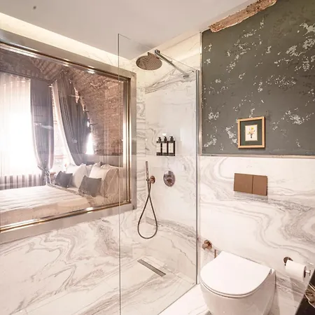 Stone Galata Szálloda 5*